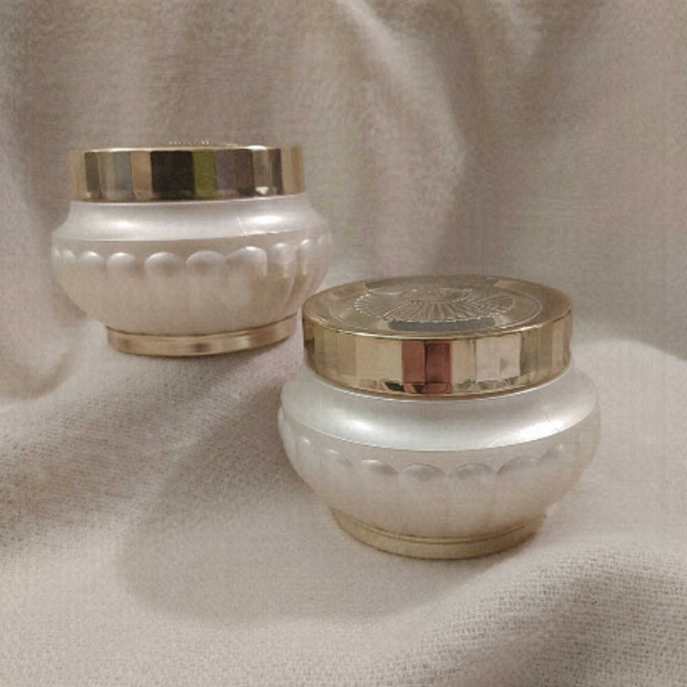 𝅺vintage Merle Norman Make Up Containers